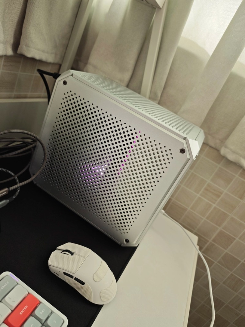 新しい ITX アルミニウム合金 PC ケース垂直 GPU  - Pc Gaming High End のレビューと価格